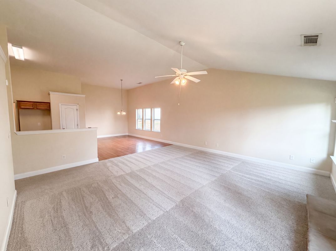 Property photo 3 of 453 Castle Top Ln