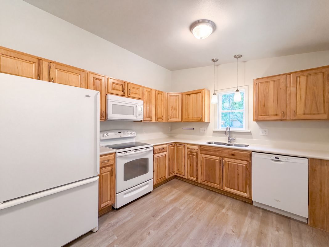 Property photo 2 of 1320 Westward Dr