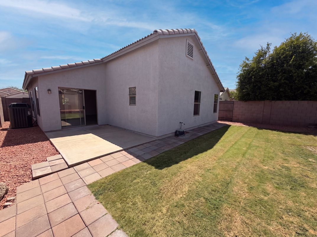 Photo 5 of 32 of 3428 W Via Del Sol Dr, Phoenix, AZ