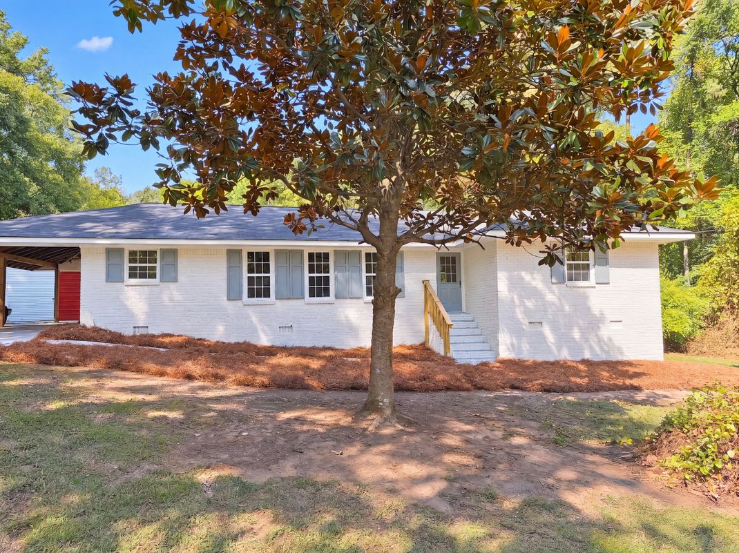 Property photo 1 of 1105 Old Loganville Rd