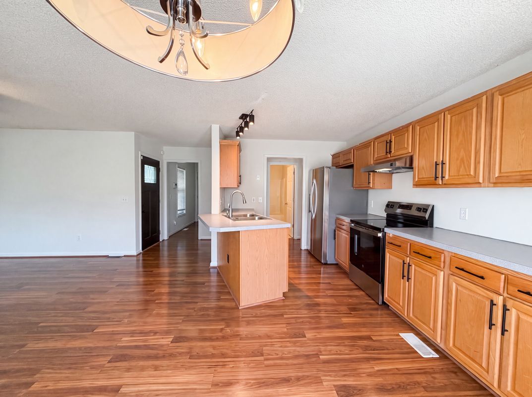 Property photo 2 of 4635 Leprechaun Ln