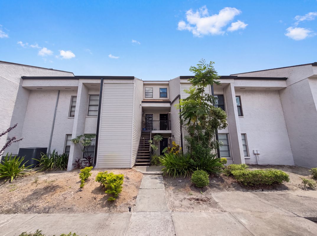 Property photo 1 of 4747 Puritan Cir # 523
