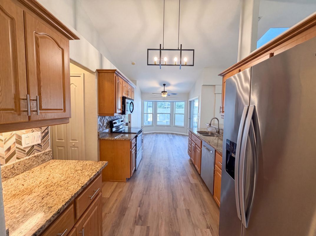 Property photo 2 of 431 Harbour Lights Dr
