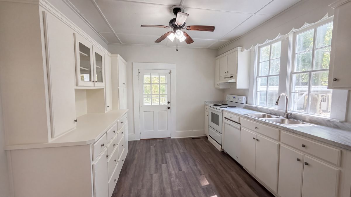 Property photo 2 of 289 Almon Rd