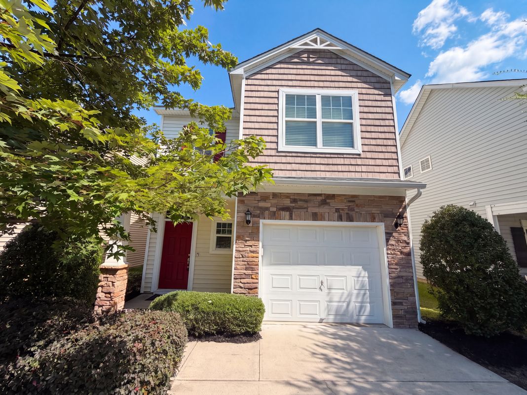 Property photo 1 of 815 Parnell Ct