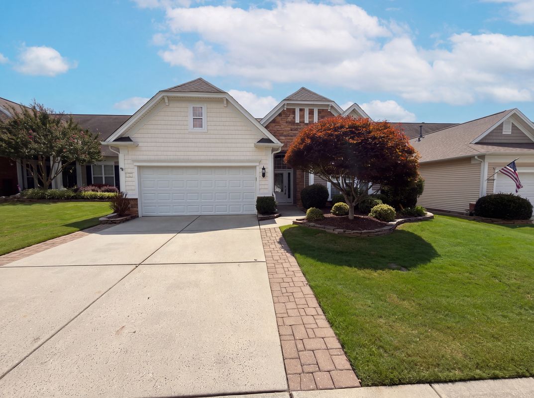 Property photo 1 of 2059 Hartwell Ln