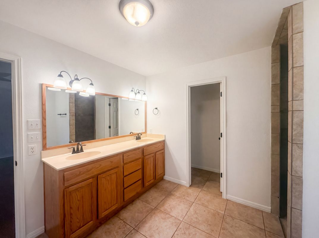 Photo 13 of 25 of 12 Birchwood Cir, Wimberley, TX
