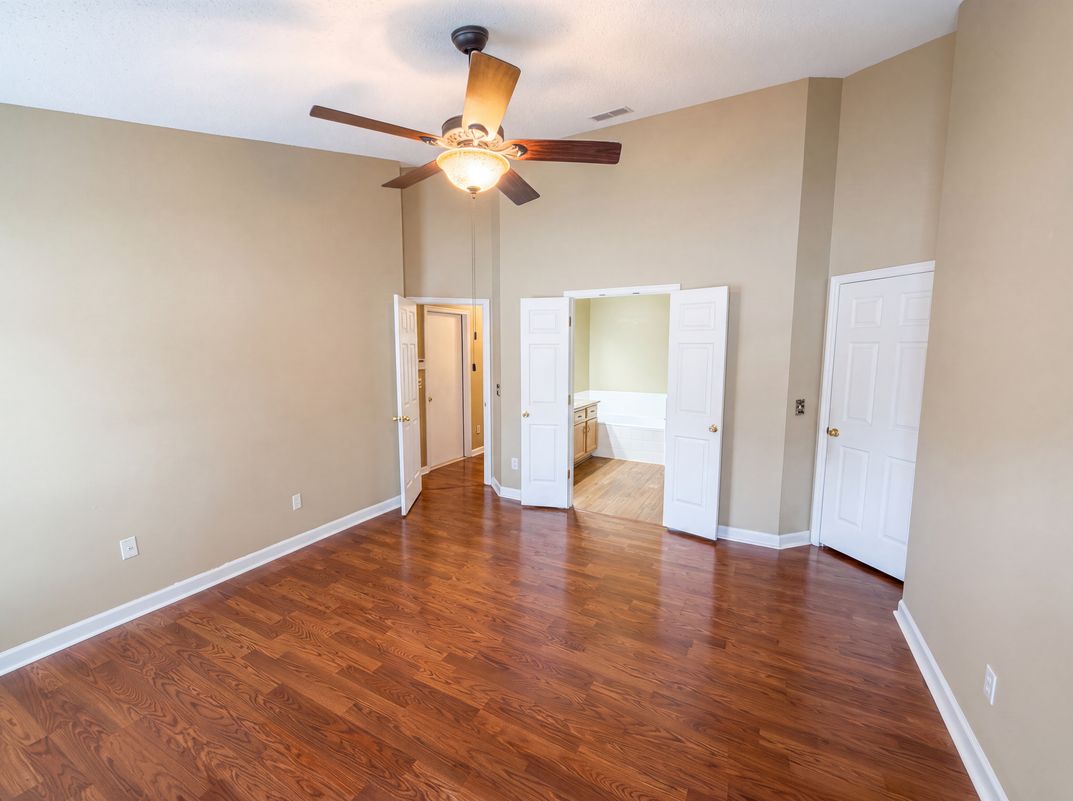 Photo 4 of 31 of 3788 Seminole Dr, Orlando, FL