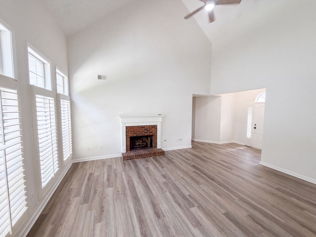 Property photo 3 of 3870 Cherry Ridge Walk