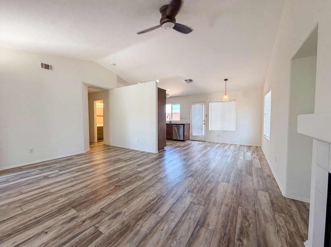 Photo 6 of 20 of 22125 Country Hills Dr, Wildomar, CA