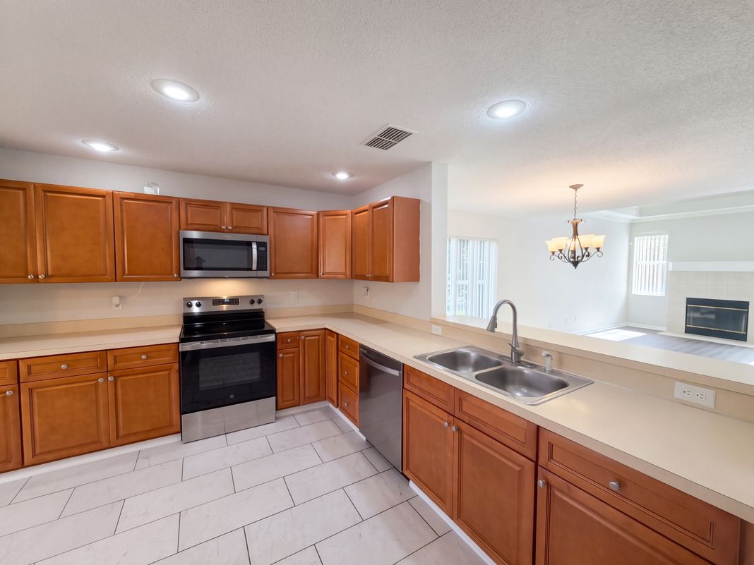 Property photo 2 of 2772 River Ridge Dr