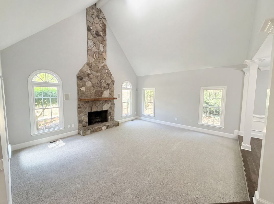 Property photo 3 of 984 Forest Pond Ct