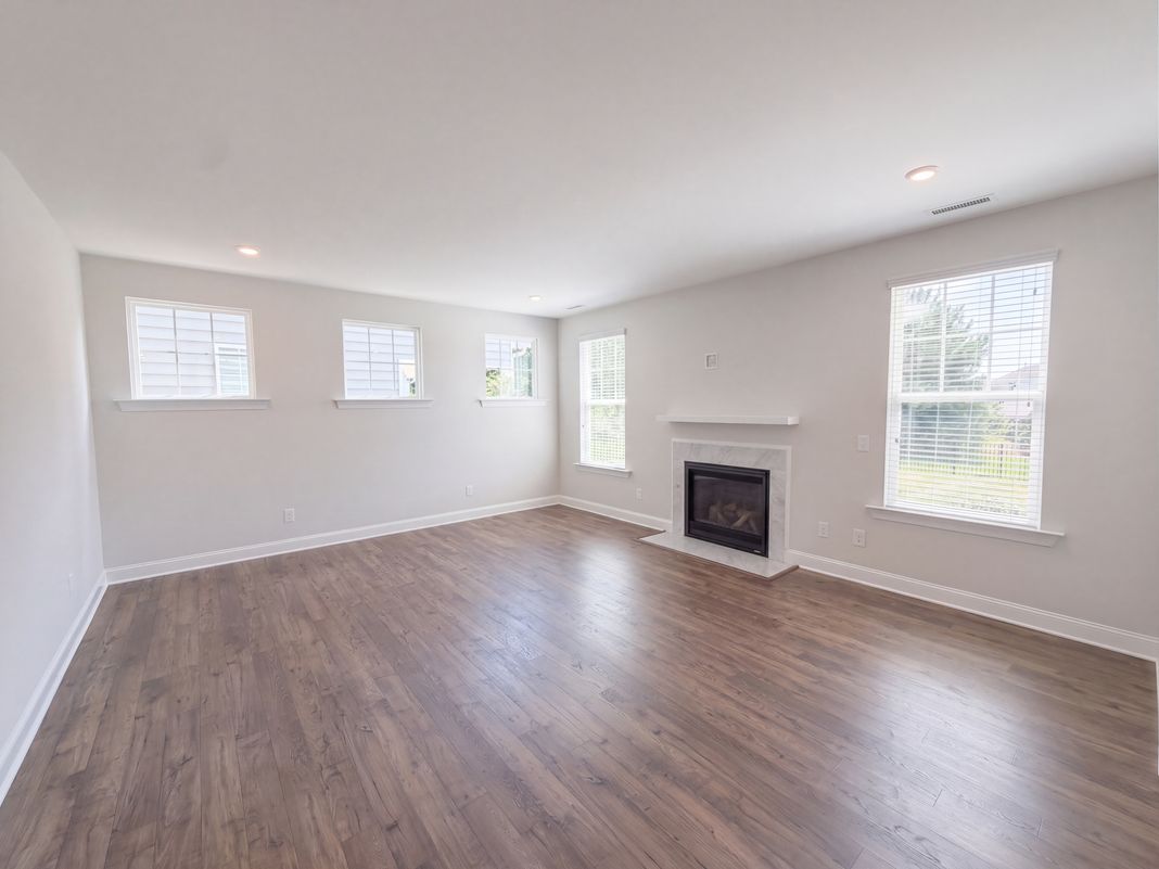 Property photo 3 of 1102 Meadow Pond Dr