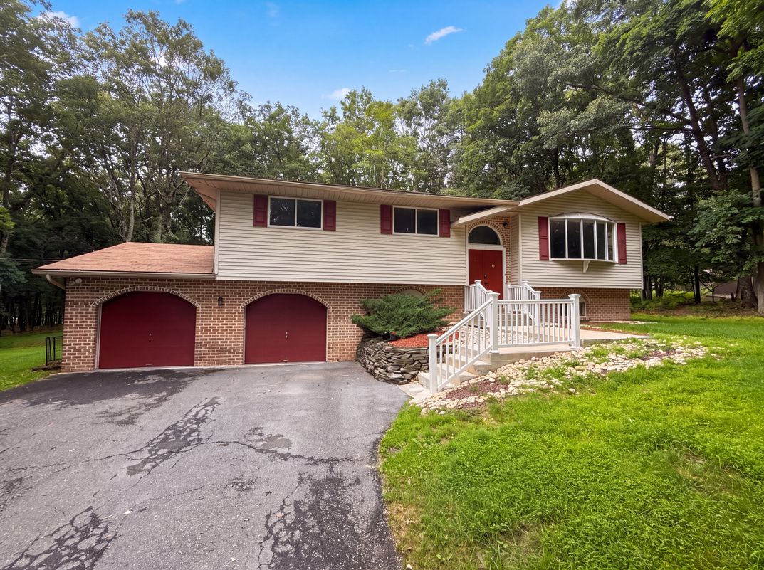 Property photo 1 of 277 Apache Dr