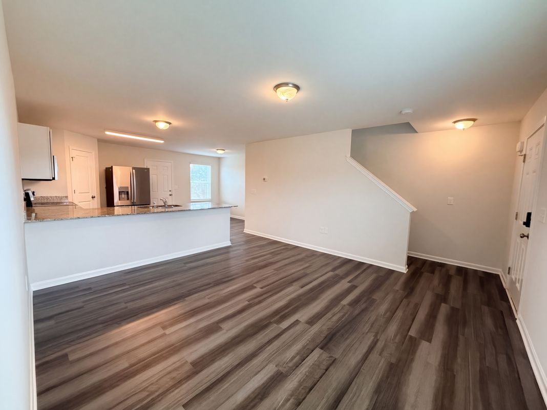 Property photo 3 of 10103 Lakeview Dr