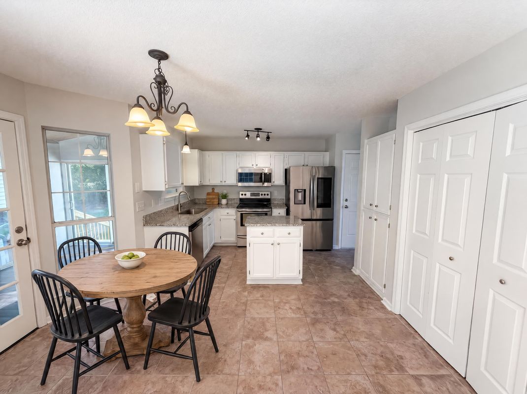 Property photo 2 of 320 Hunters Ridge Dr