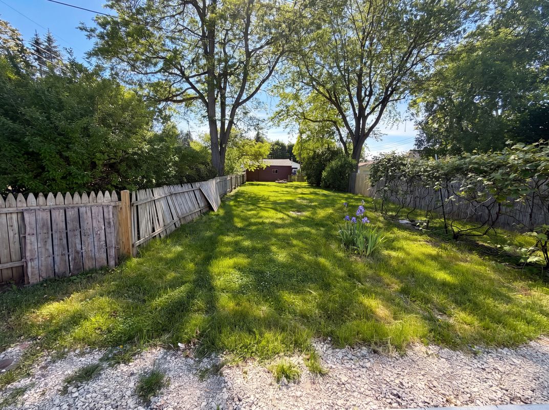 Photo 23 of 28 of 492 Algene St, Lake Orion, MI