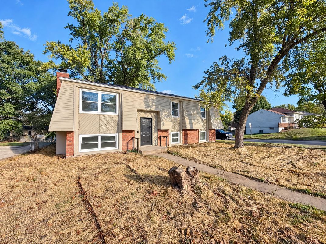 Property photo 1 of 1400 NW 65th Ter