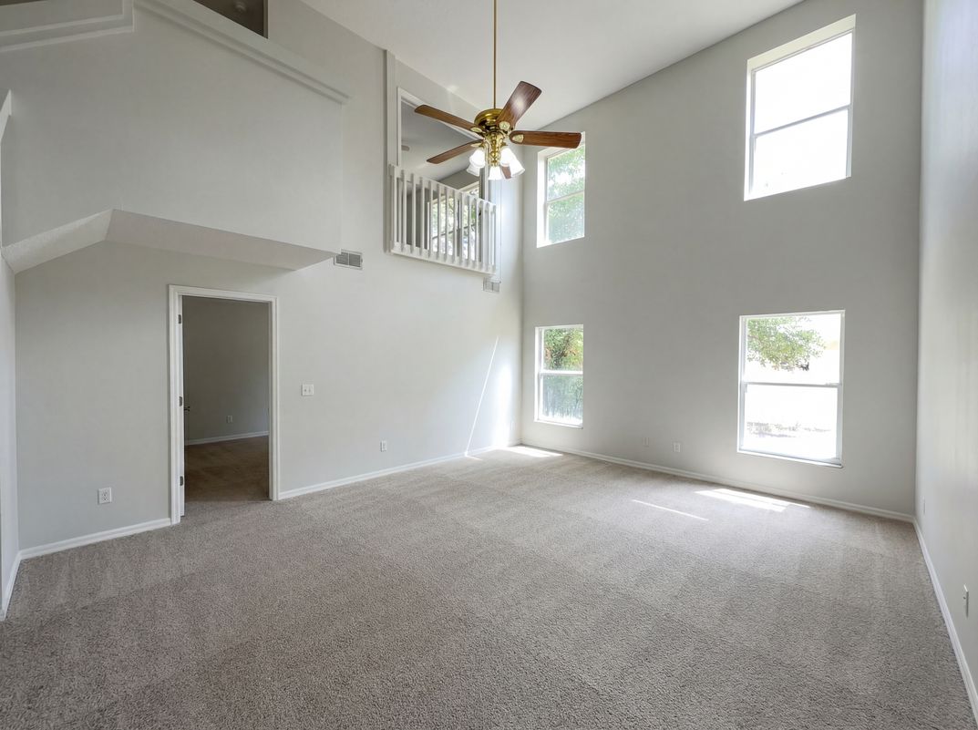 Photo 3 of 24 of 1021 Dekleva Dr, Apopka, FL