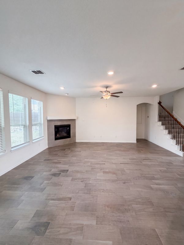 Property photo 3 of 1421 Prairie Lake Ct