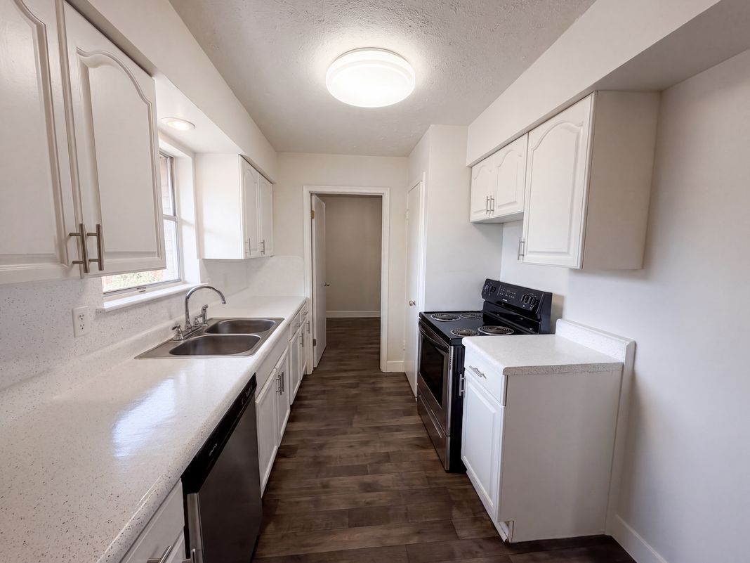 Property photo 2 of 8540 Foxwood Ln