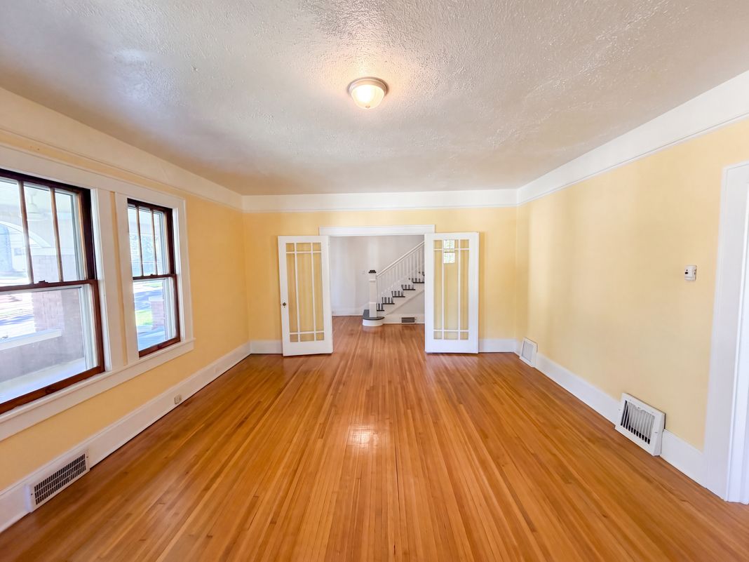 Property photo 3 of 1016 Scales St