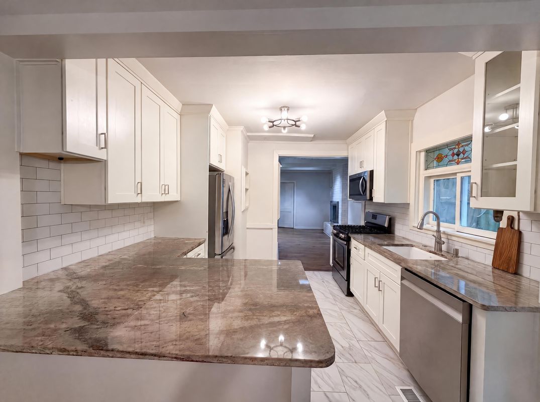 Property photo 2 of 512 Harold Ave NE