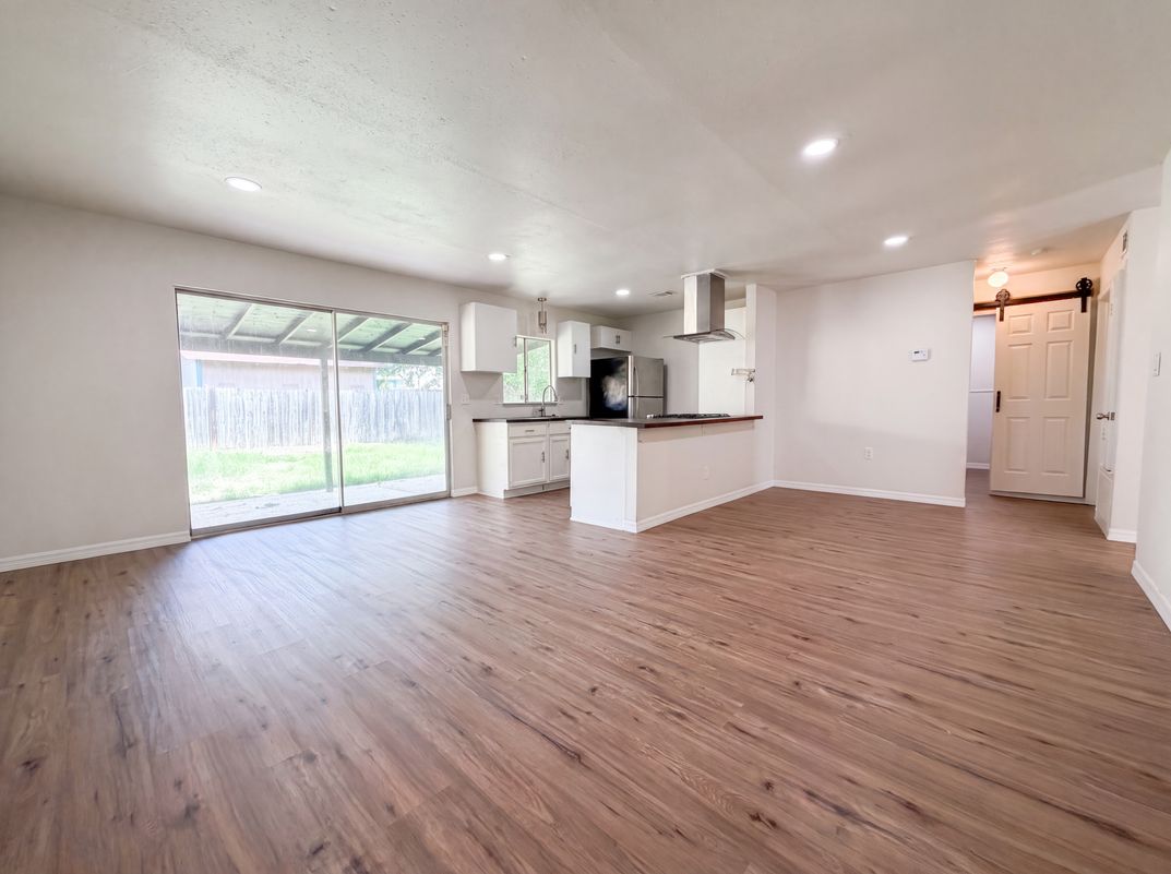 Property photo 3 of 2906 Keslake St
