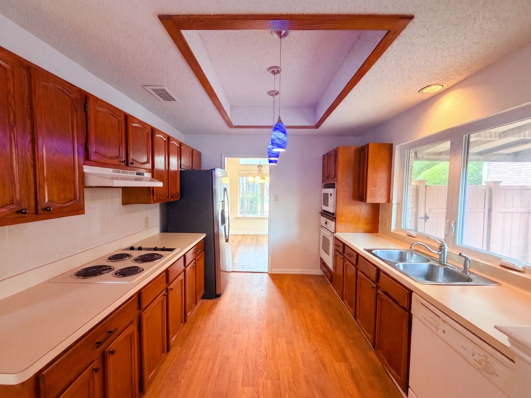 Property photo 2 of 301 Hillside Ct