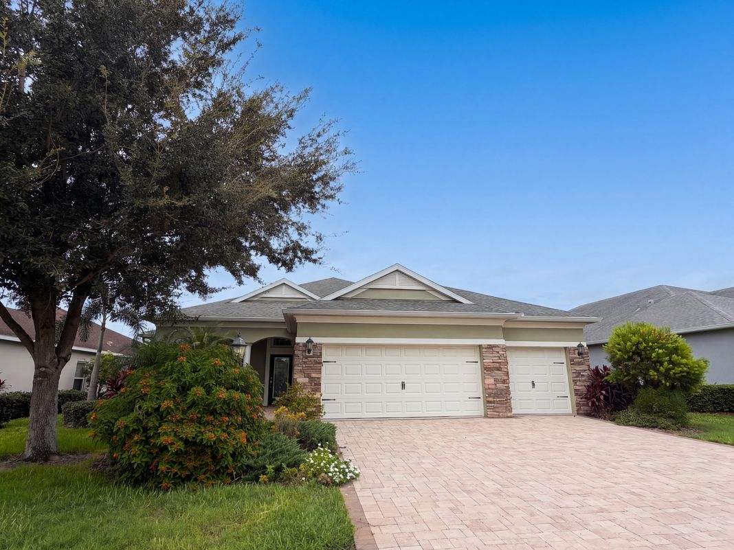 Property photo 1 of 1121 Thornbury Dr
