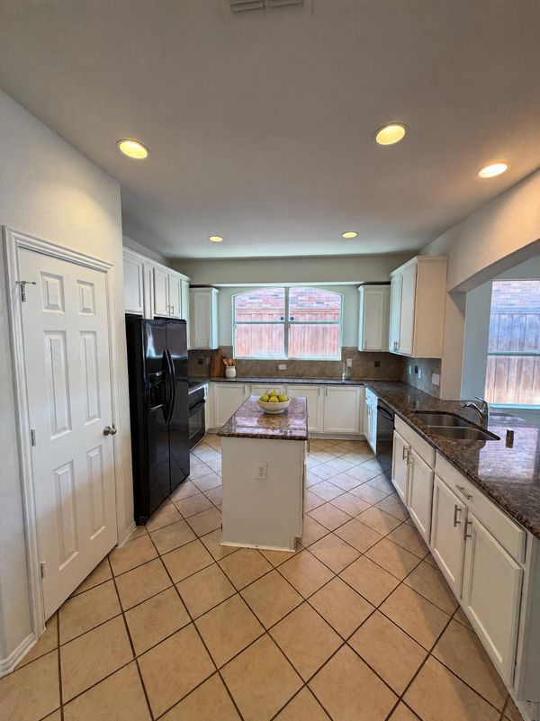 Property photo 2 of 2184 Stuttgart Dr