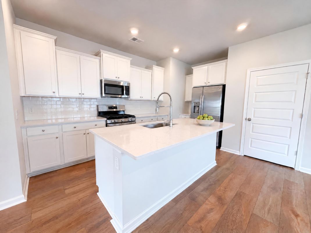 Property photo 2 of 1127 Glorious Way