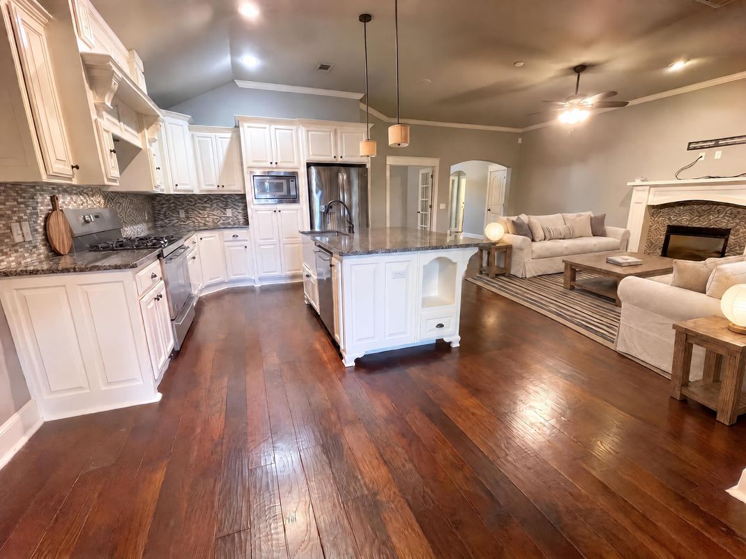 Property photo 2 of 704 SW 149th Pl