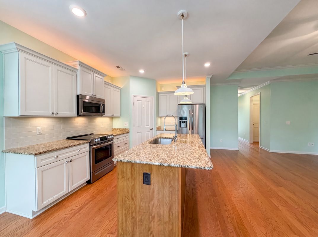 Property photo 2 of 2530 Walpole Ln