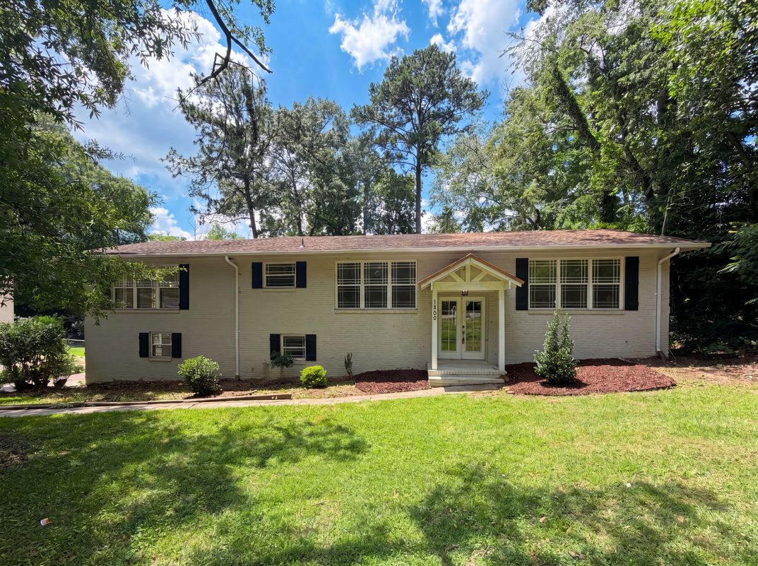 Property photo 1 of 1909 Wisterwood Dr