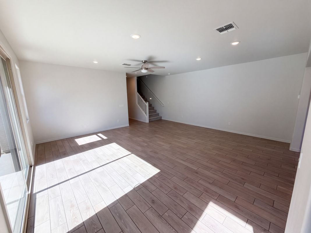 Property photo 3 of 15237 W Sherman St