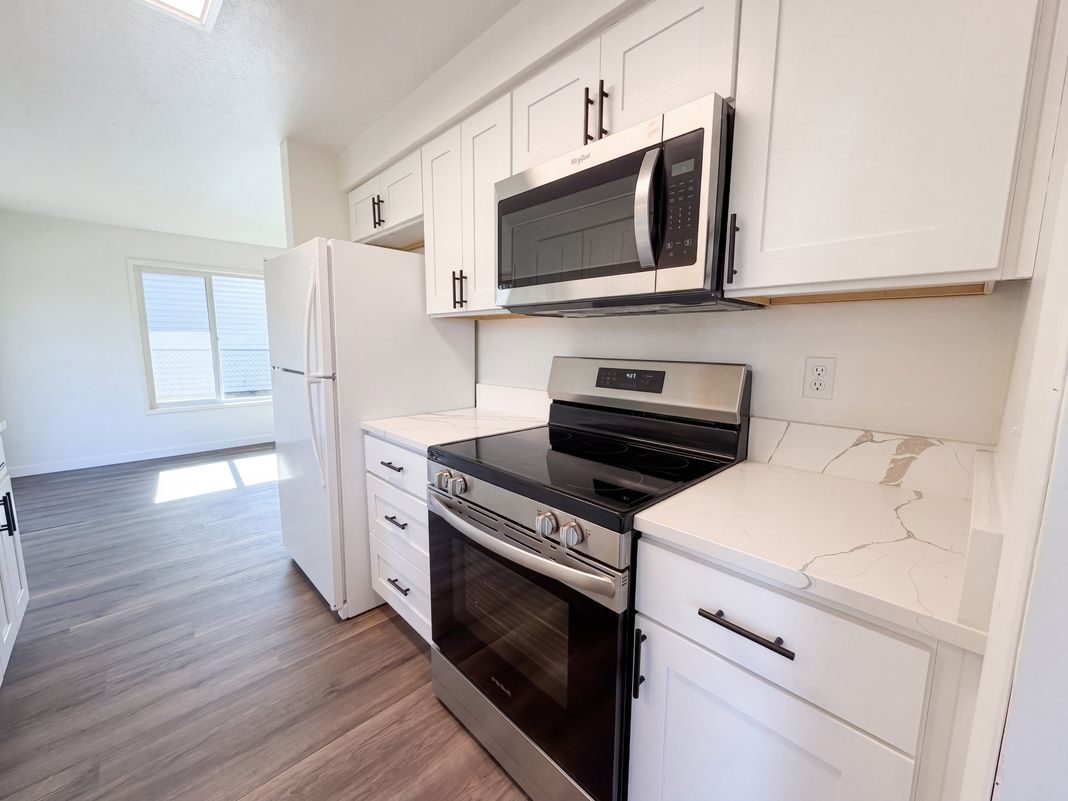 Property photo 2 of 1573 NE Barberry Dr