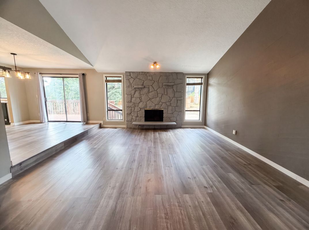 Property photo 3 of 4246 Spring Rock Cir