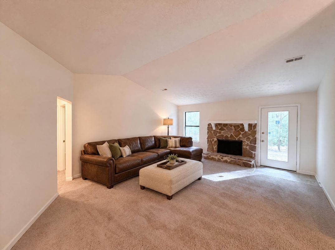 Property photo 3 of 670 Marsh Ct