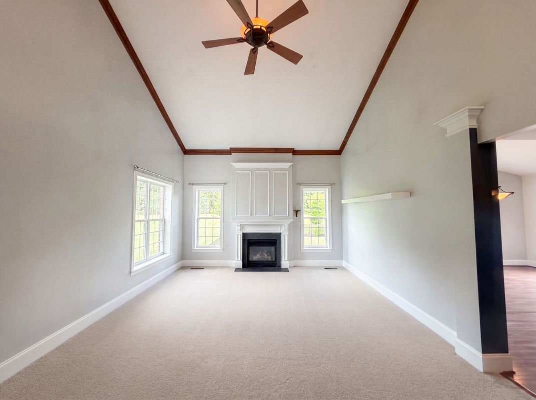 Property photo 3 of 7791 Newhaven Dr