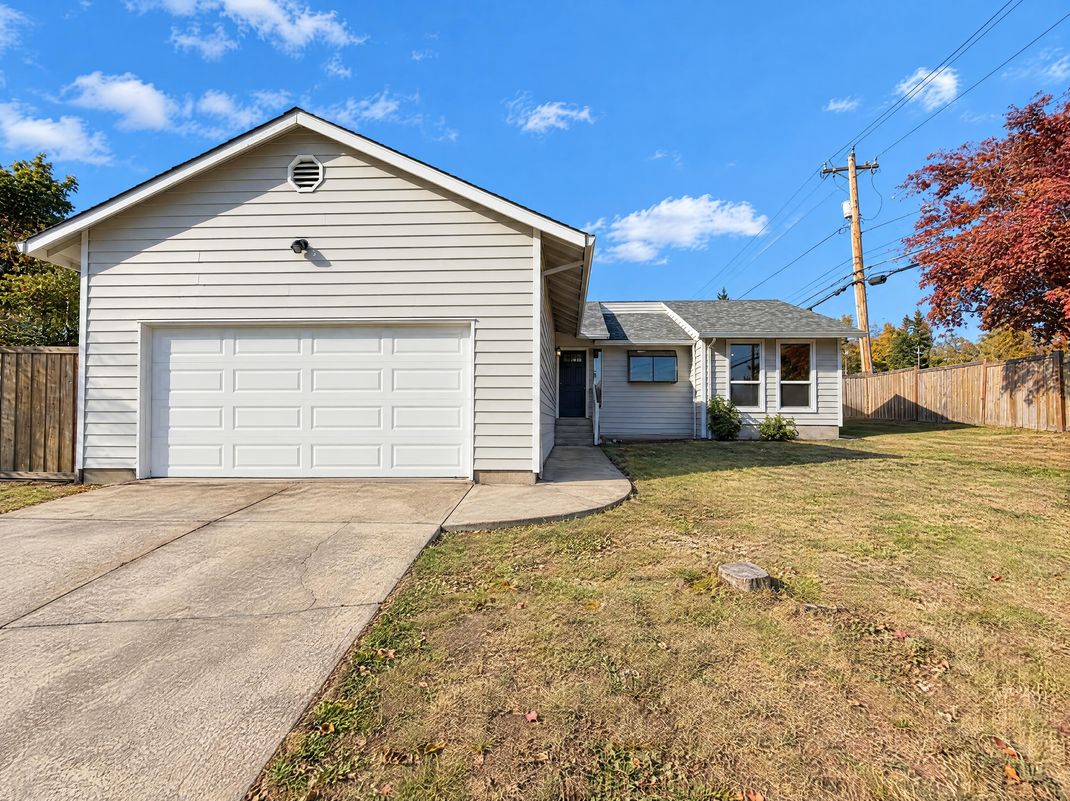 Property photo 1 of 790 Heather Way