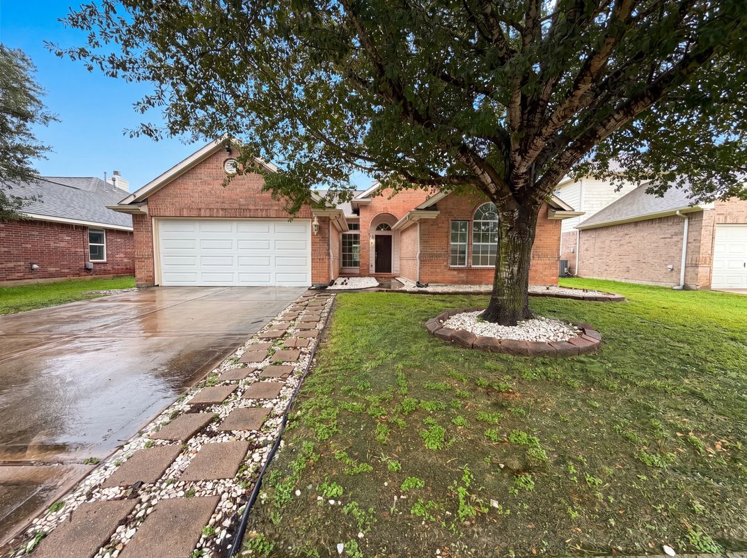 Property photo 1 of 2127 Hannover Way