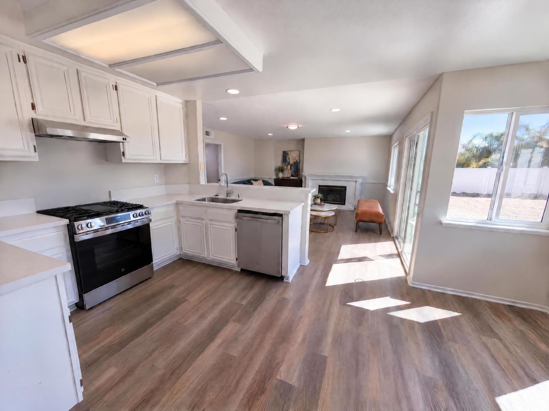 Property photo 2 of 2371 W Via Bello Dr