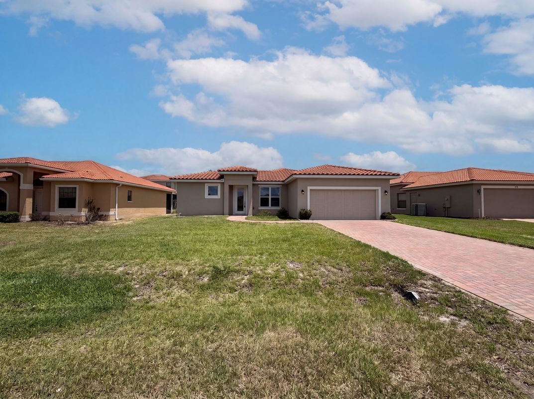 Property photo 1 of 446 Cinnamon Dr