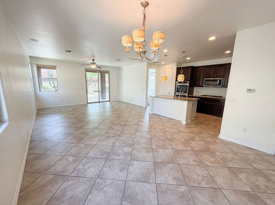 Property photo 3 of 4383 S Saginaw Hill Dr