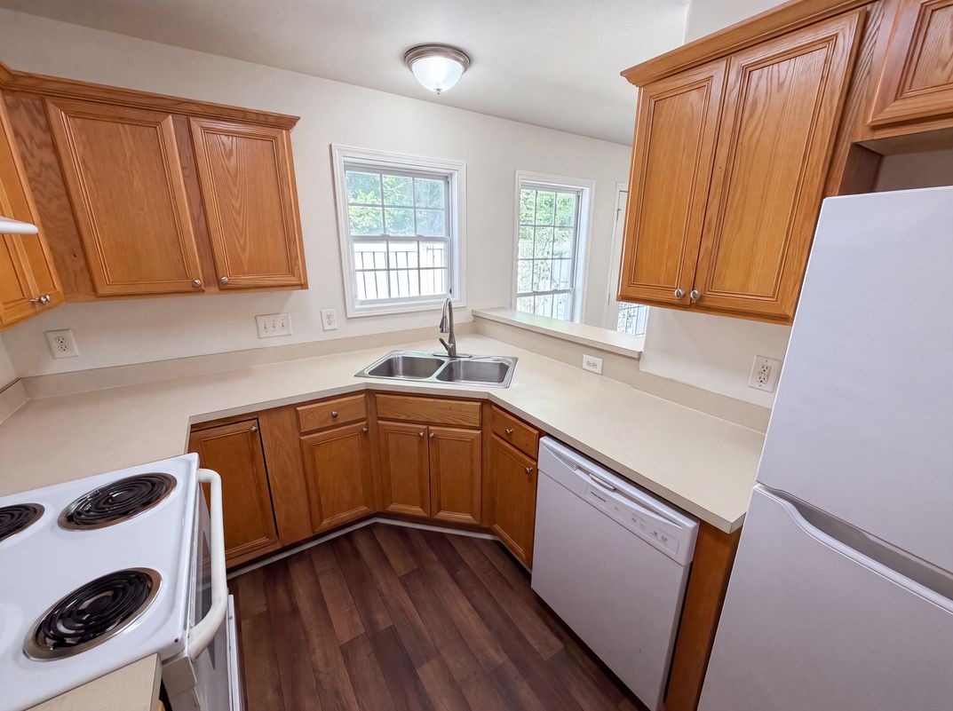 Property photo 3 of 9514 Littleleaf Dr