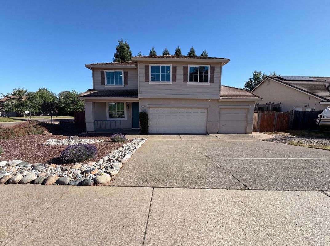 Property photo 1 of 2805 Aquamarine Cir