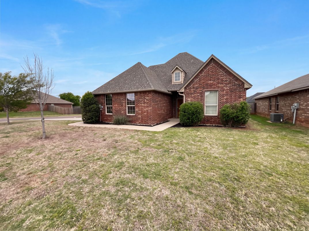 Property photo 1 of 2237 NW 158th St