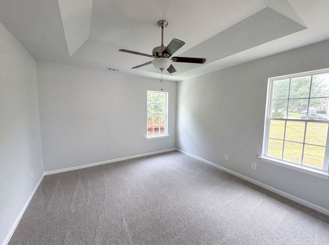 Photo 15 of 23 of 4024 Fifendrum Ln, Charlotte, NC