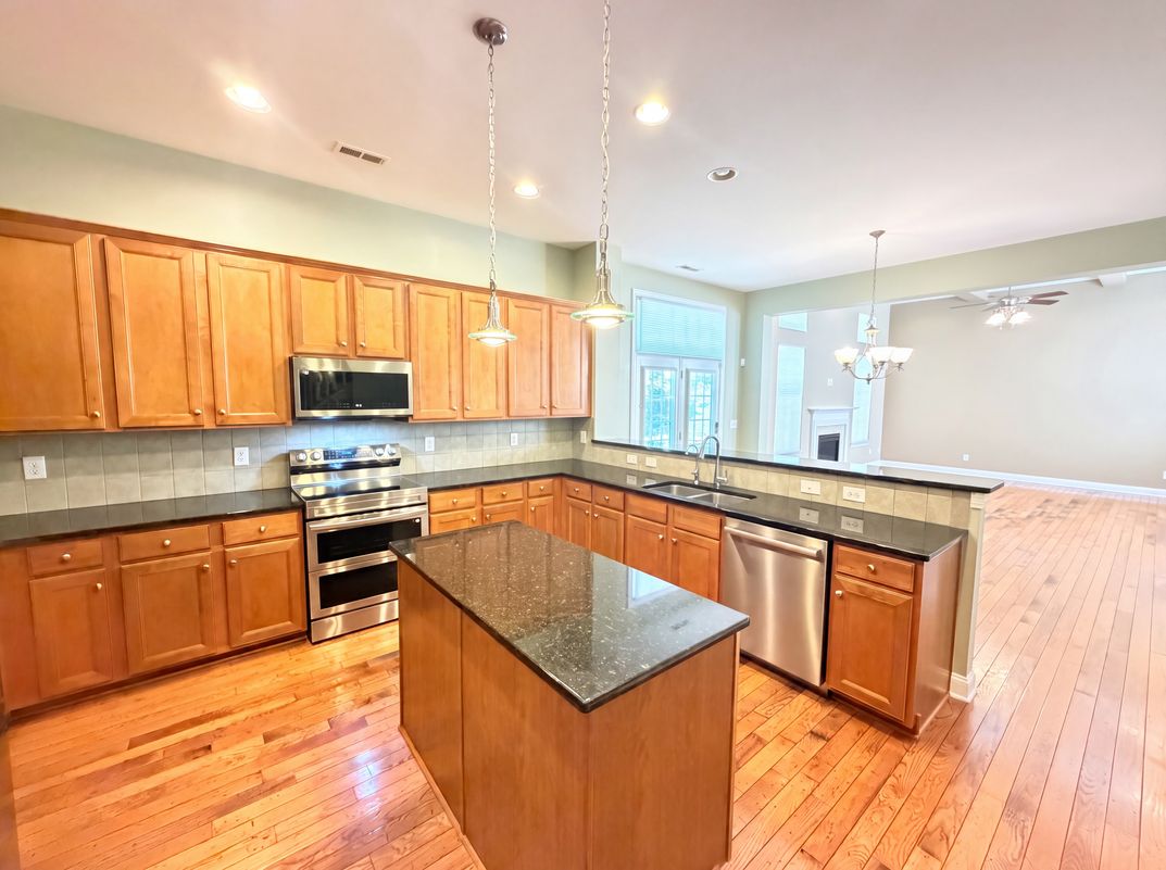 Property photo 2 of 9928 Daufuskie Dr